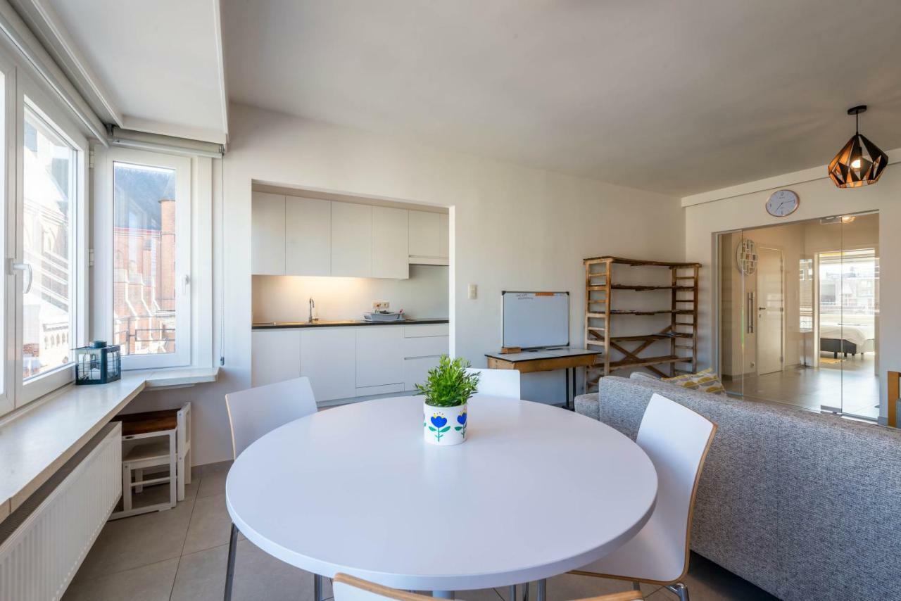 Modern Apartment With Free Parking オステンド エクステリア 写真